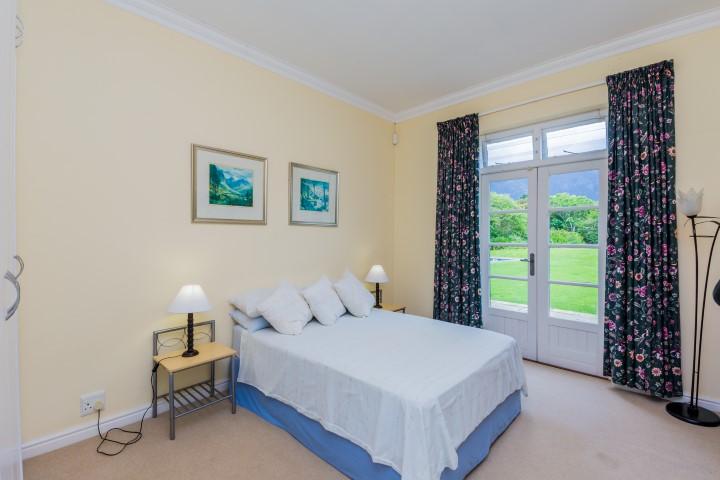 To Let 4 Bedroom Property for Rent in Constantia Western Cape